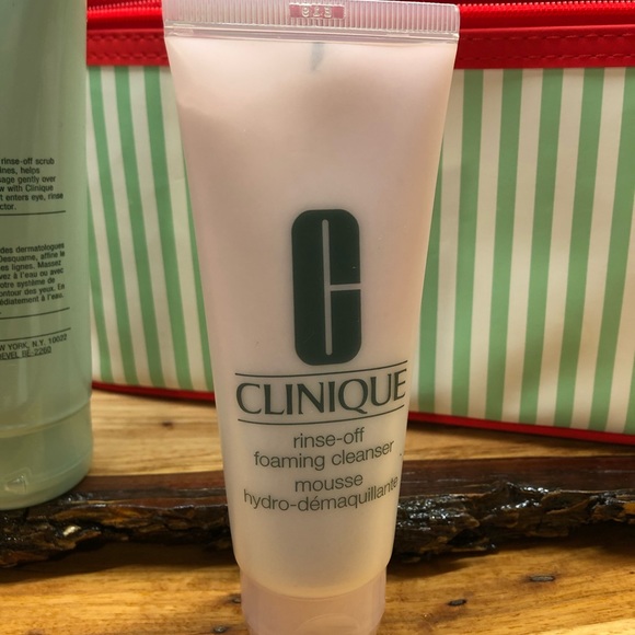 NEW! Clinique 3 Piece Skin Care Bundle - Picture 5 of 10